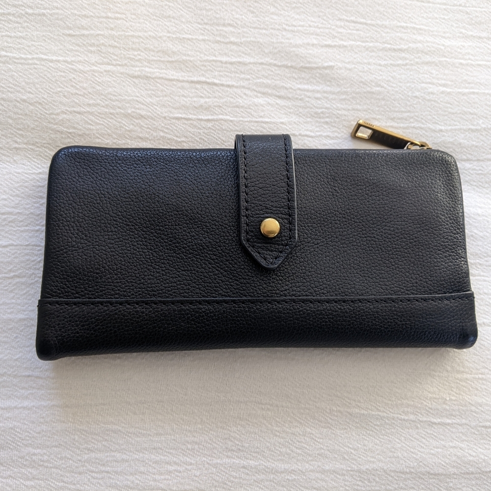 Fossil wallet, leather EUC